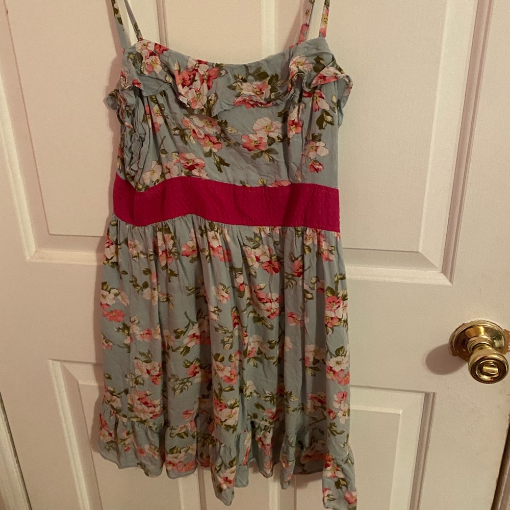 Forever 21 Medium Floral Sun Dress
